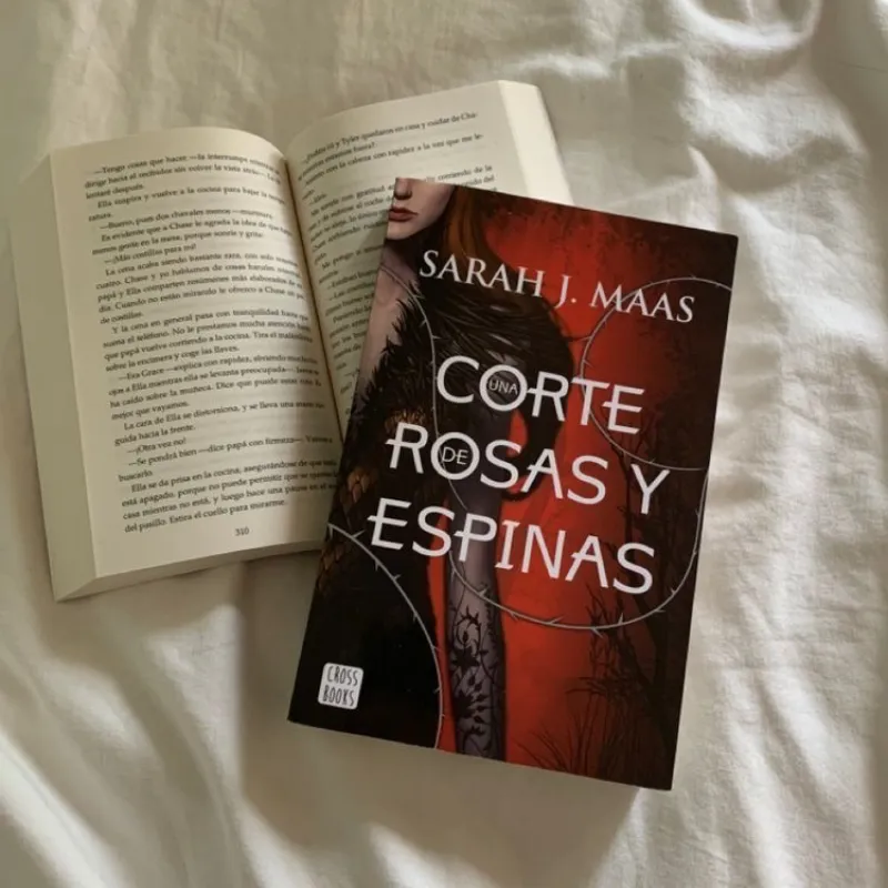 Una corte de rosas y espinas