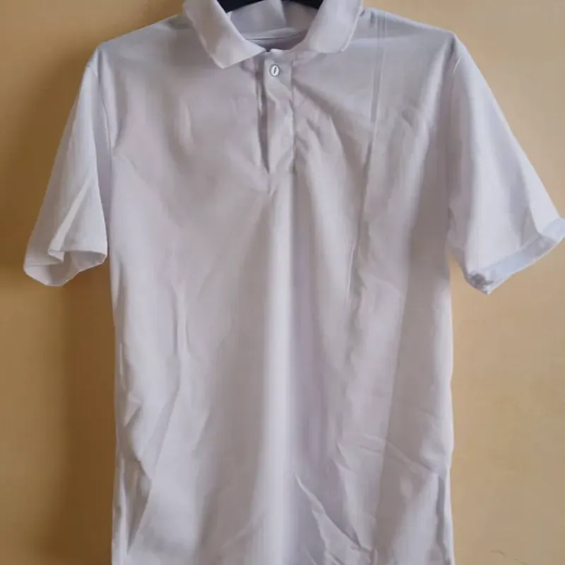 Pulover blanco con cuello