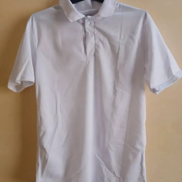Pulover blanco con cuello