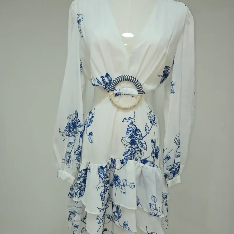 Vestido blanco estampado en azul