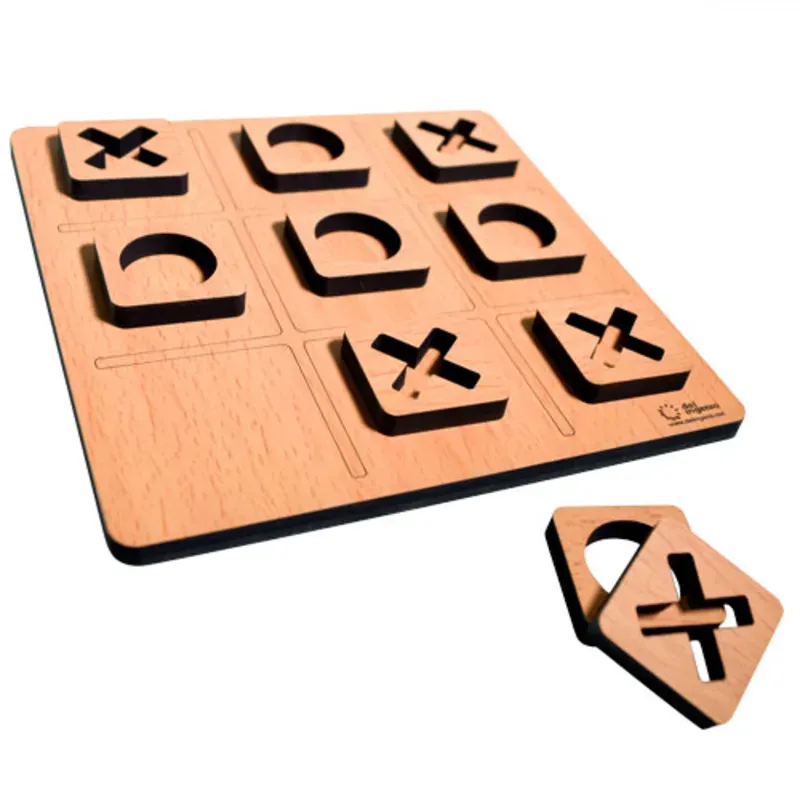 Cero y cruz en madera.