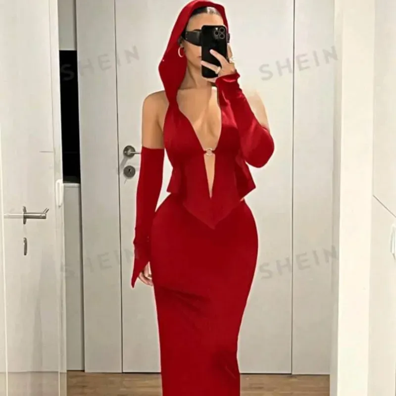 Conjunto de saya, guantes y blusa con gorro