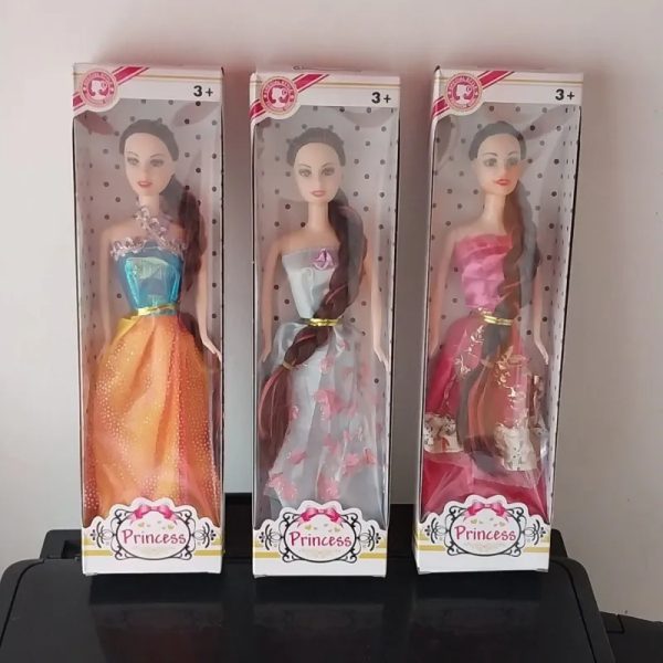 Muñeca tipo Barbie