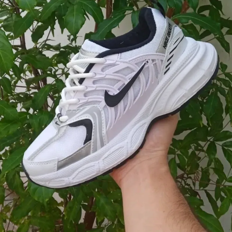 Nike skate blanco y negro