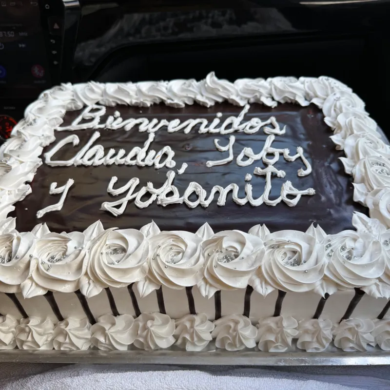 Cake capuchino con cobertura de chocolate