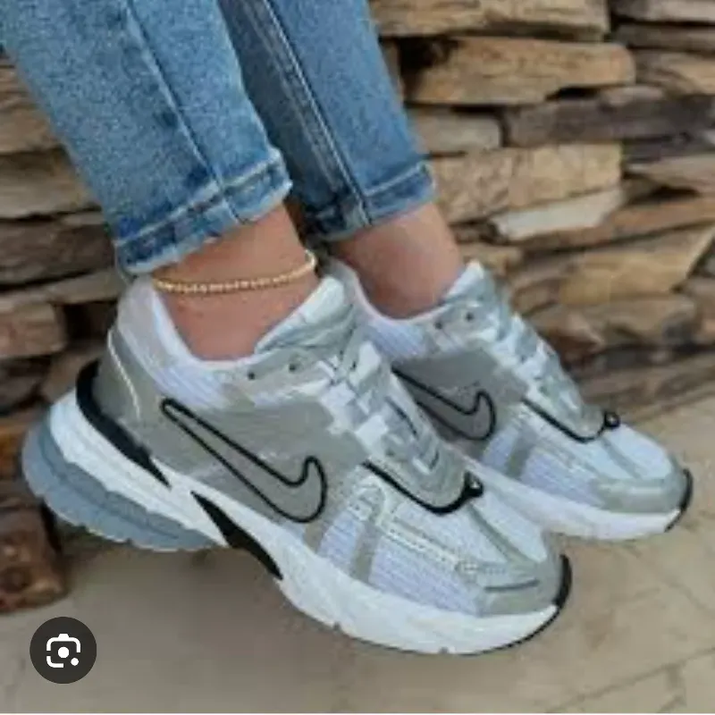 Zapatillas Nike Plateadas