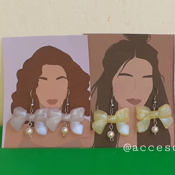 Aretes de lazos tornasol luminoso
