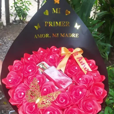 Ramo de rosas con perfume