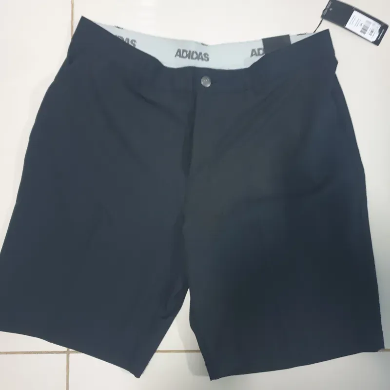 Short Adidas clásicos