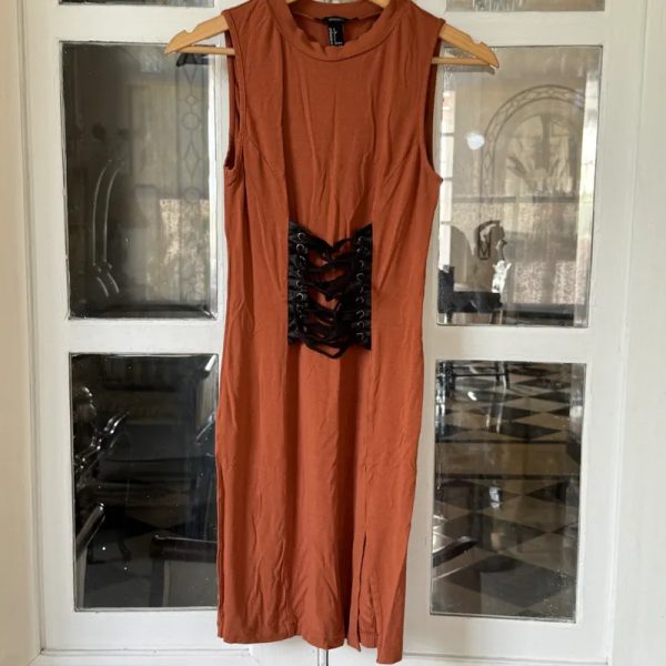 Vestido color ladrillo