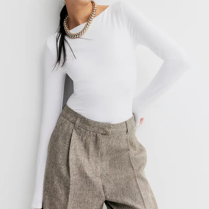 Body blanco de magas