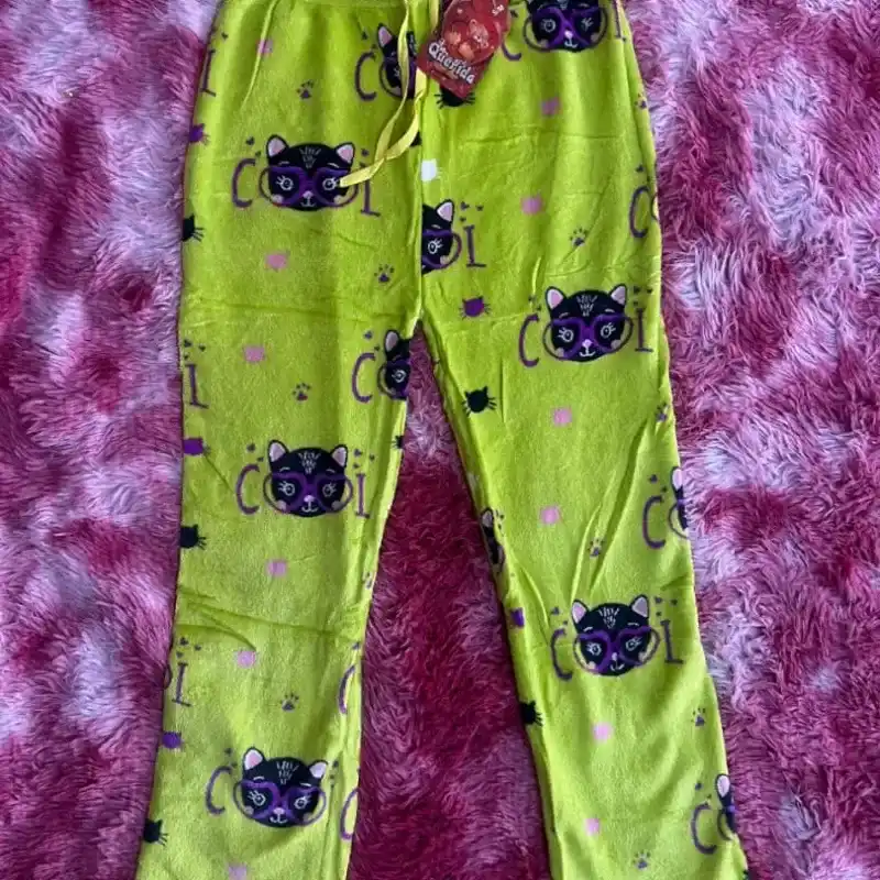 Pantalón de tela de gato