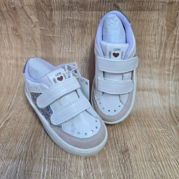 Tenis de lentejuelas y estrellitas