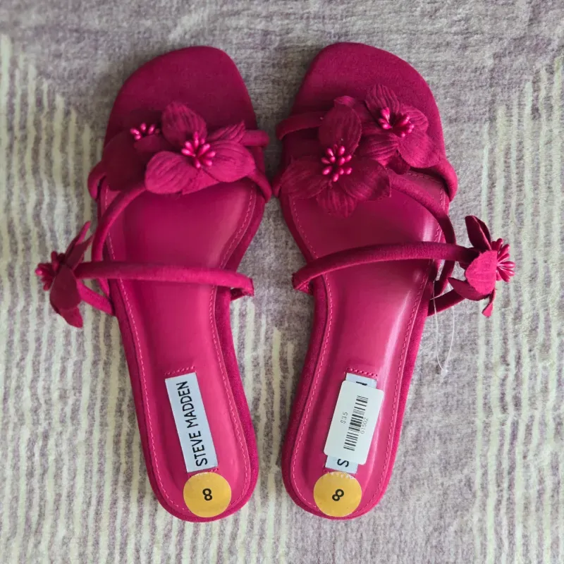 Sandalias Steve Madden rosadas con flores