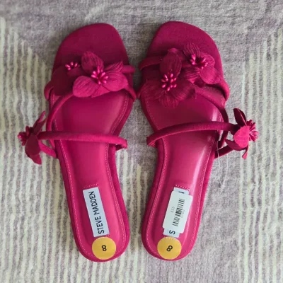 Sandalias Steve Madden rosadas con flores