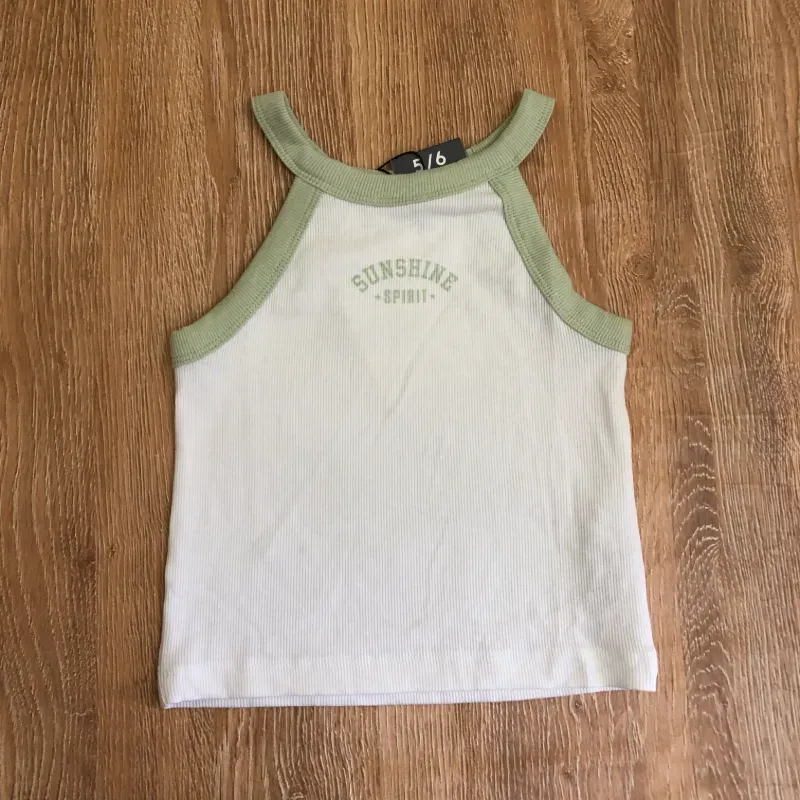 Top "Sunshine Spirit" color verde