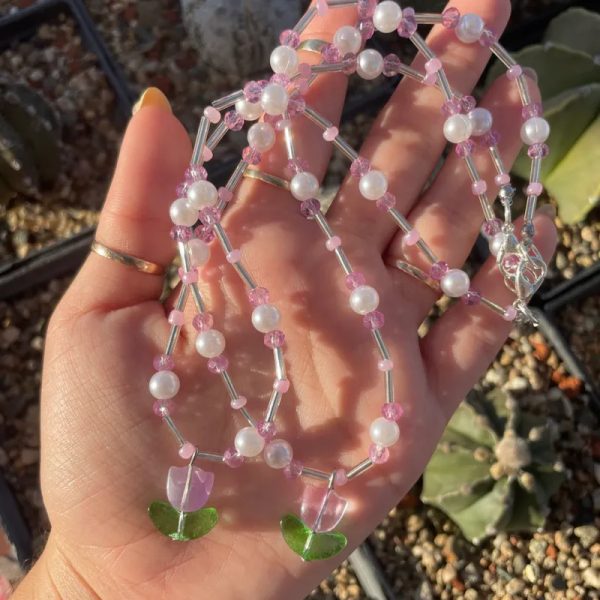 Collar de tulipanes