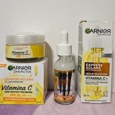 Loción facial y serum de Vitamina C ( Garniel)