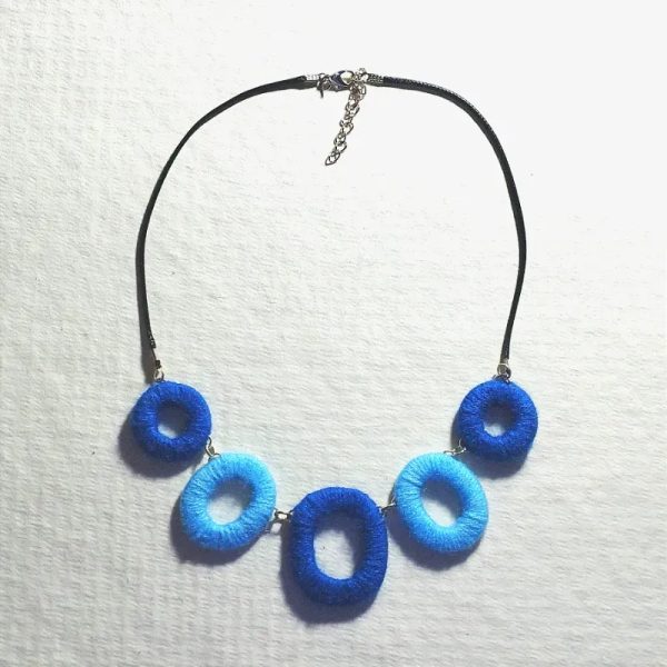 Collar de piezas