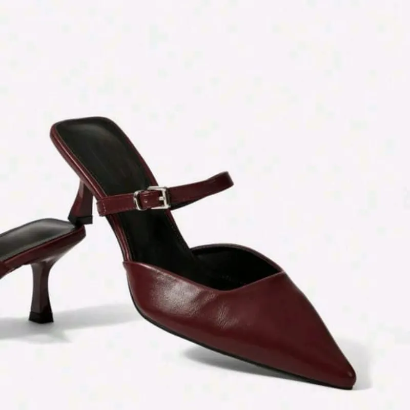 Zapatos burdeos puntifinos