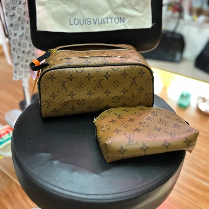 Louis Vuitton  de Mano