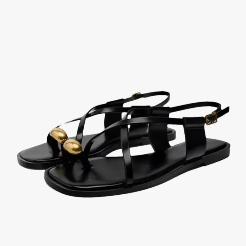 Sandalias Plana con broche dorado