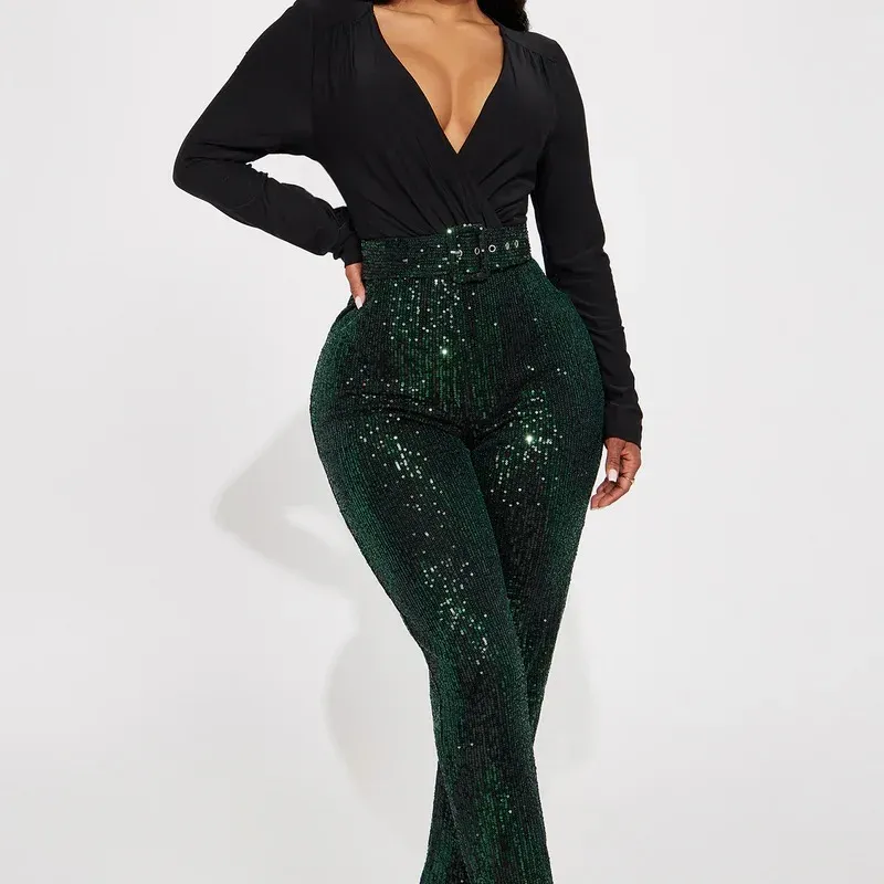 Mono enterizo negro con lentejuelas 