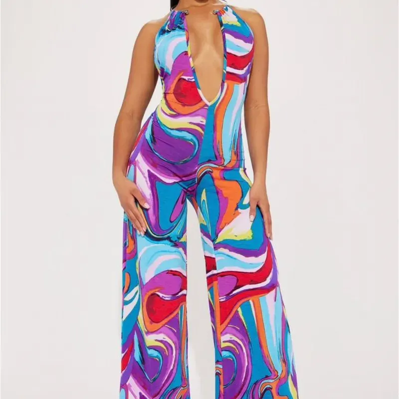 Mono enterizo acampanado