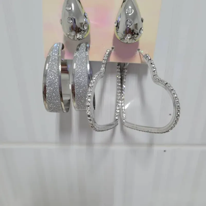 Set de aretes y argollas