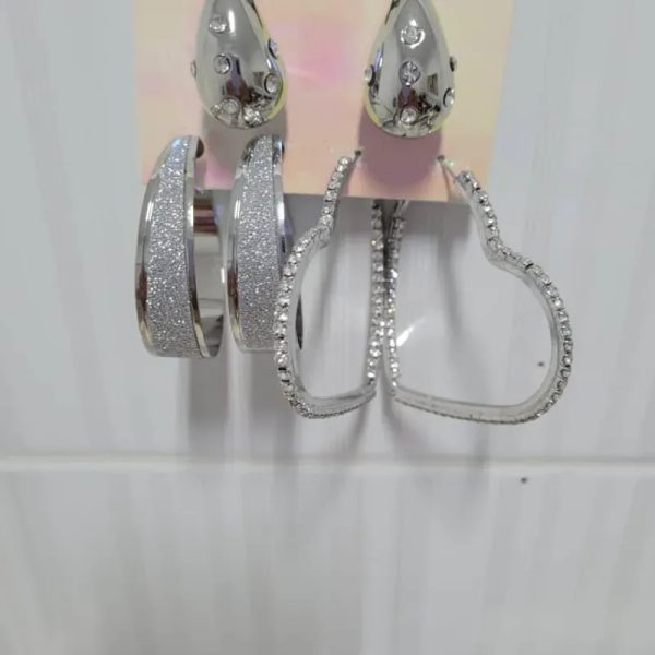 Set de aretes y argollas