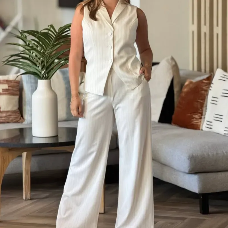 Set pantalon y chaleco blanco de rayas