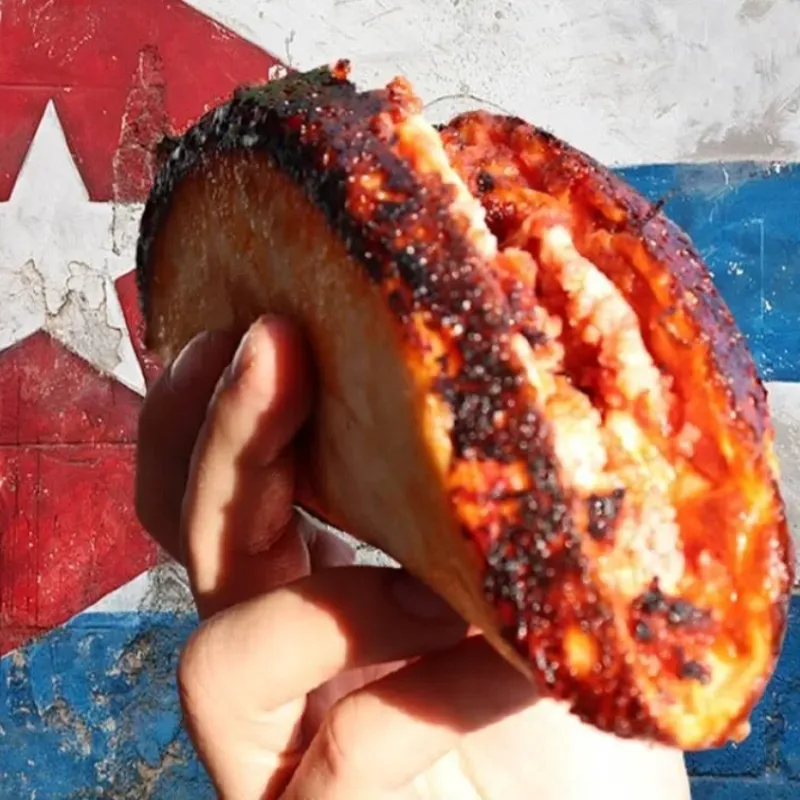 Rica pizza cubana de queso