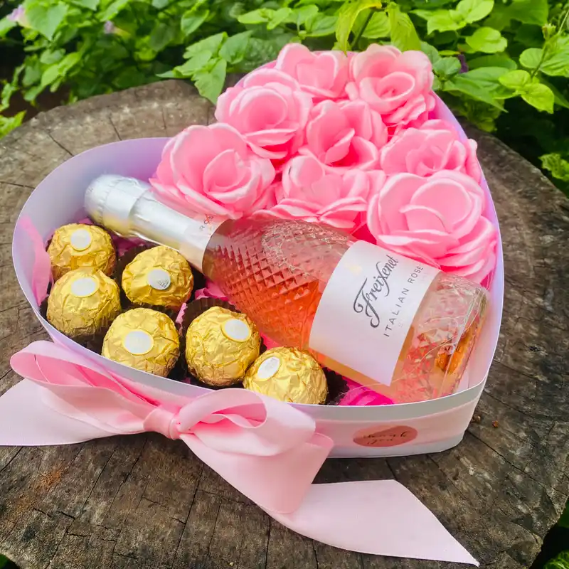 Corazón de rosas y Ferrero