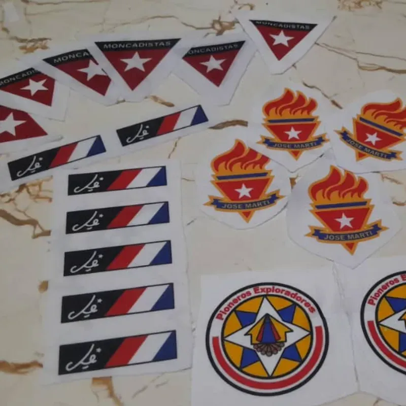 Distintivos Escolares de Tela