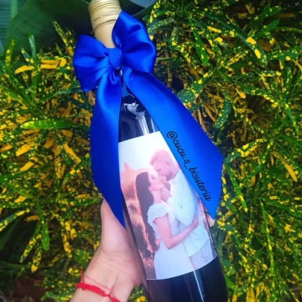 Botella de vino decorada