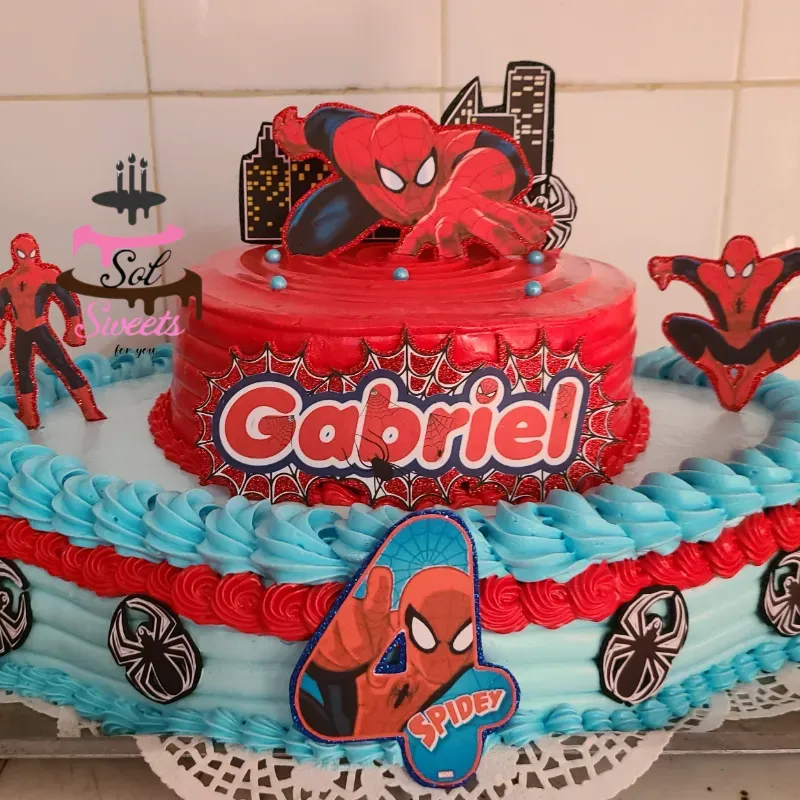 Torta ovalada de dos pisos (Supernortemul)