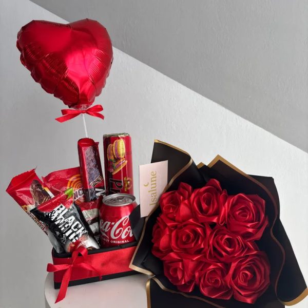 Ramo 9 rosas+ arreglo globo + chuches