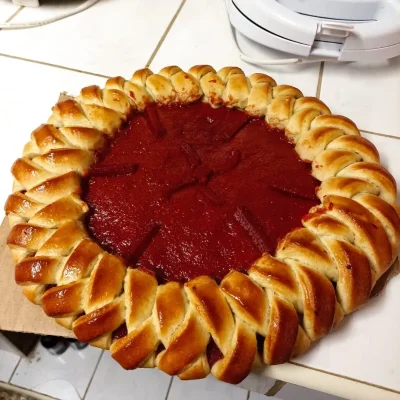 Tarta trenzada de dulce de guayaba