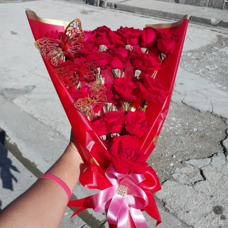 Ramo de rosas naturales