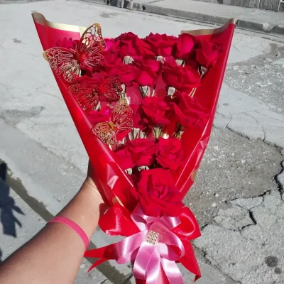 Ramo de rosas naturales