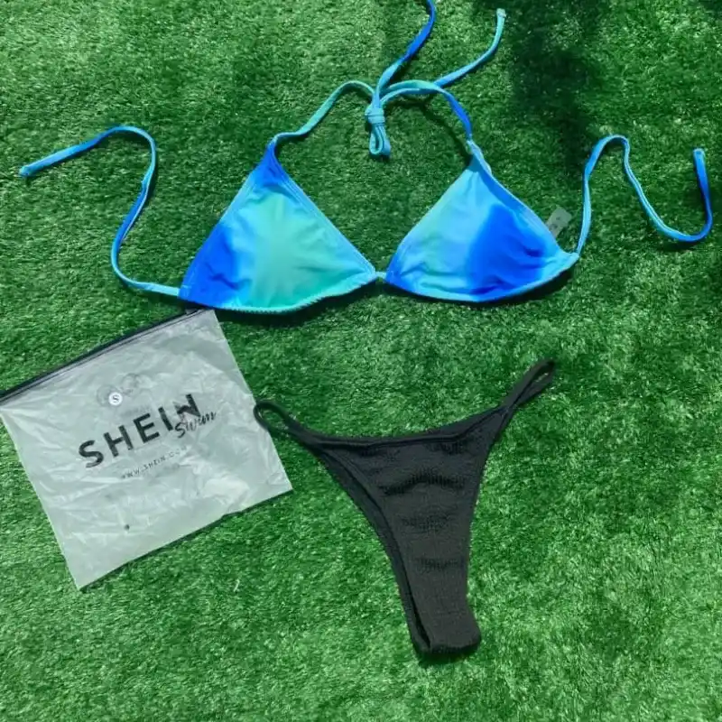 Bikini azul y negro