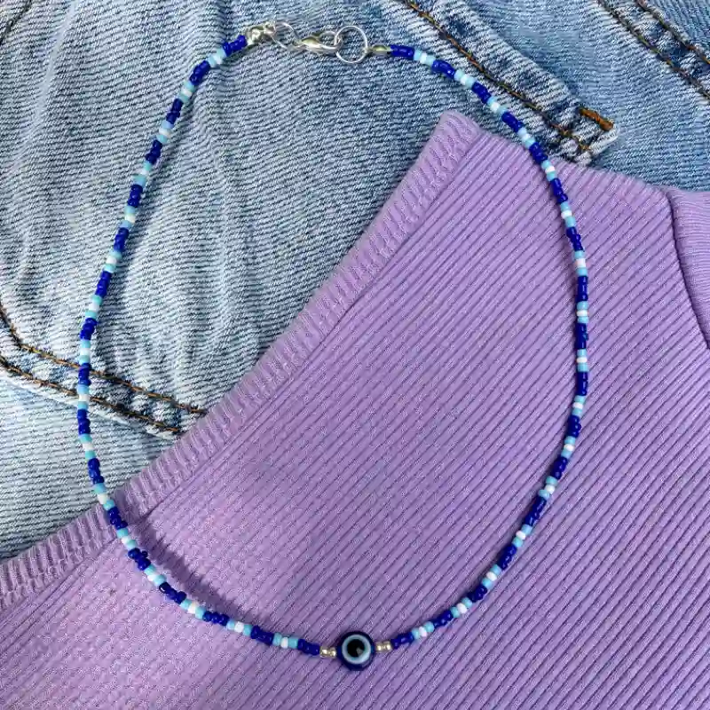 Collar de mostacillas y ojo turco