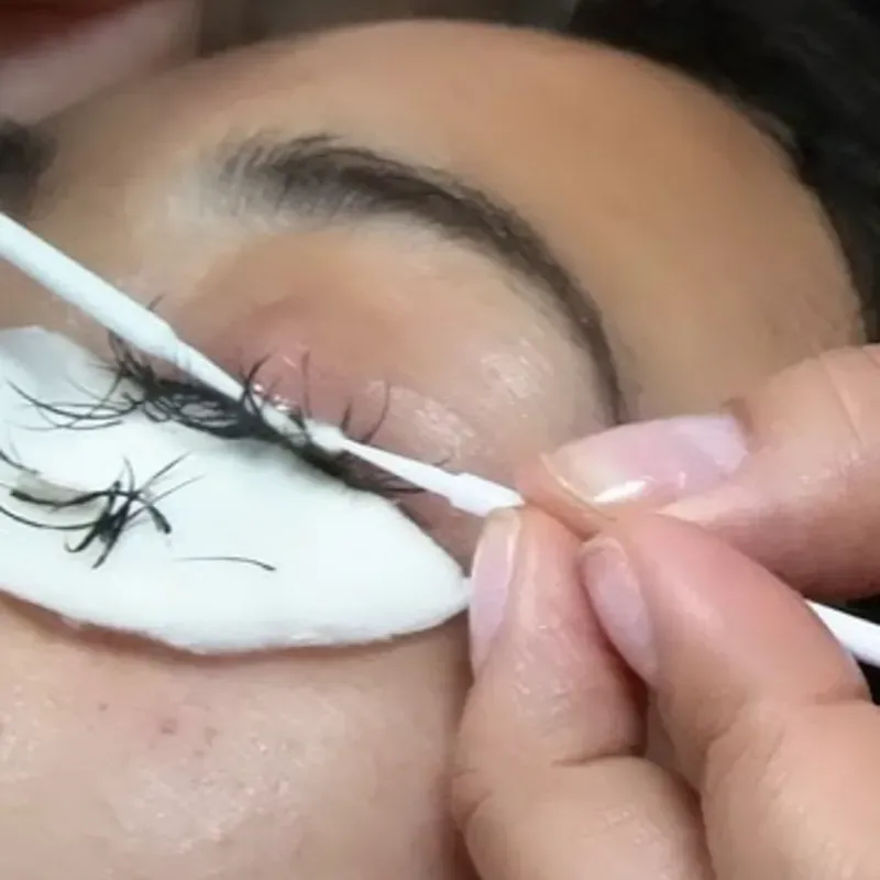 Retiro o remoción de pestañas