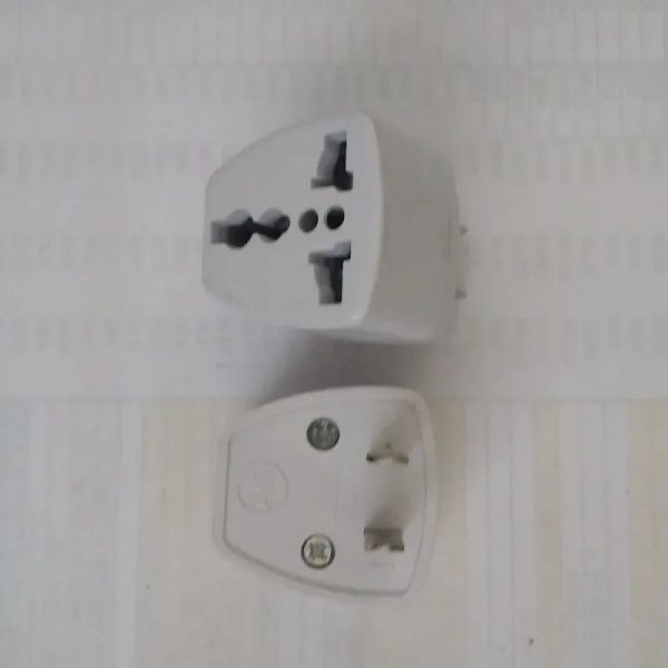 Adaptador enchufe universal