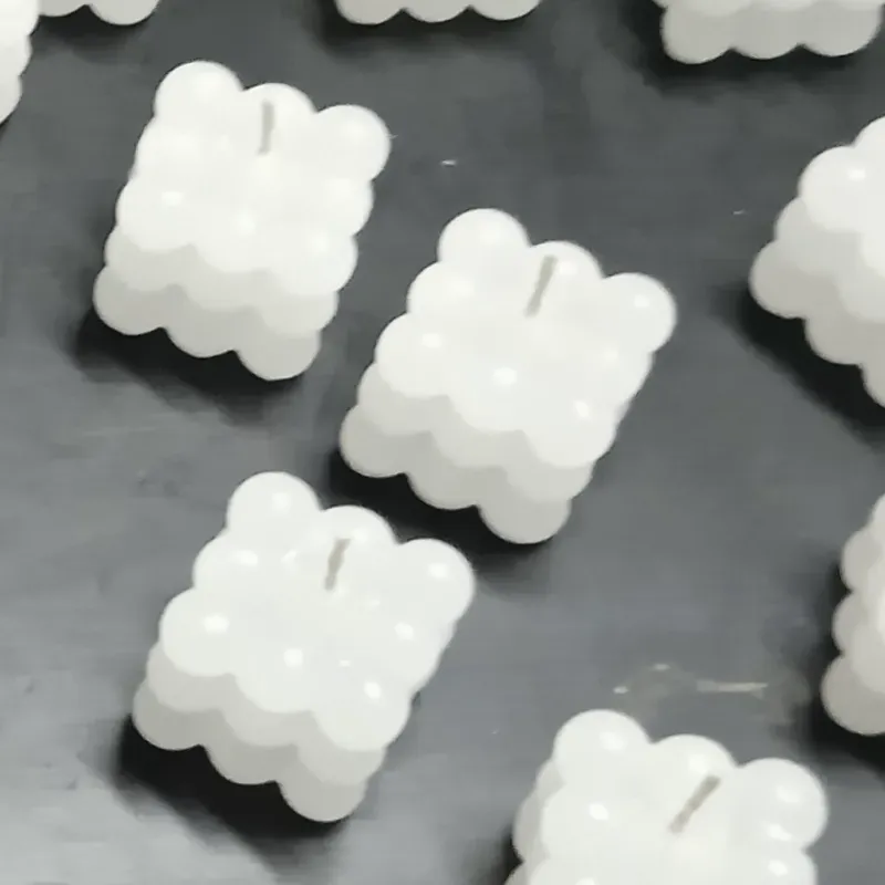 Velas cuadradas grandes de bolas