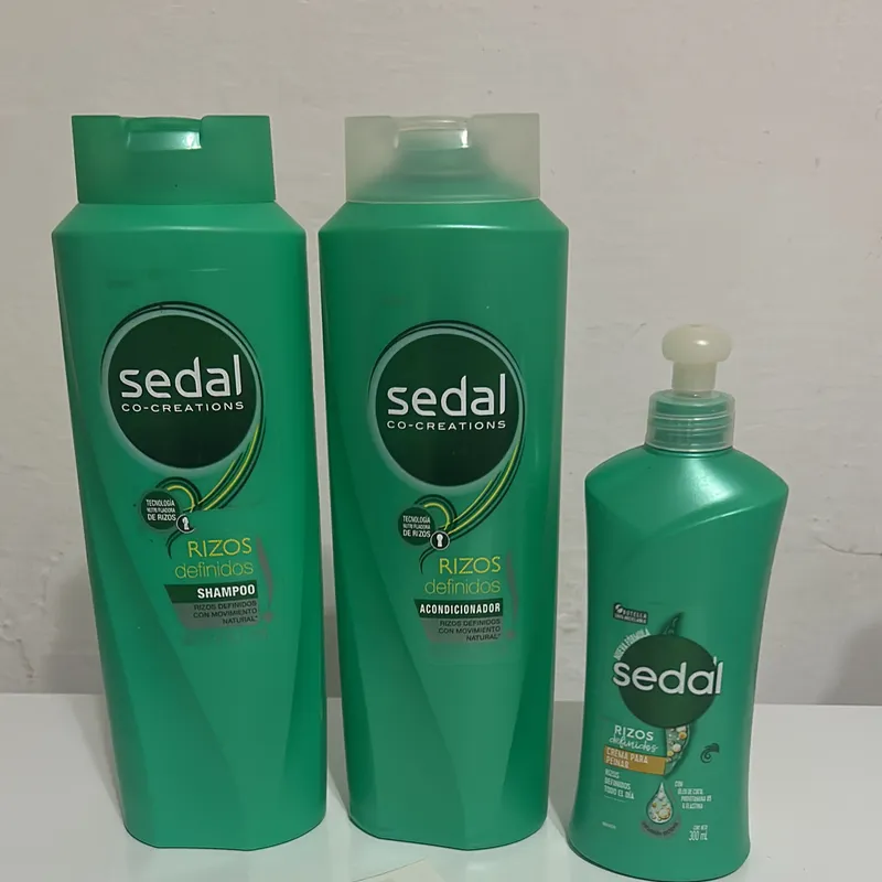 Conjunto de champú,acondicionador y crema de peinar