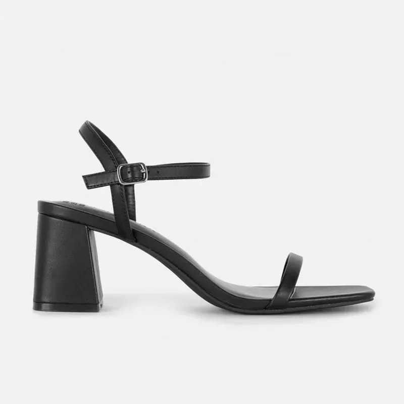 Sandalias de tiras con tacón