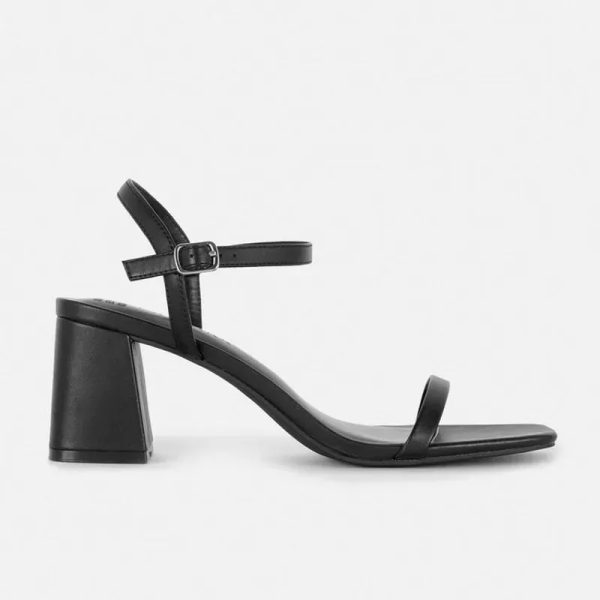 Sandalias de tiras con tacón