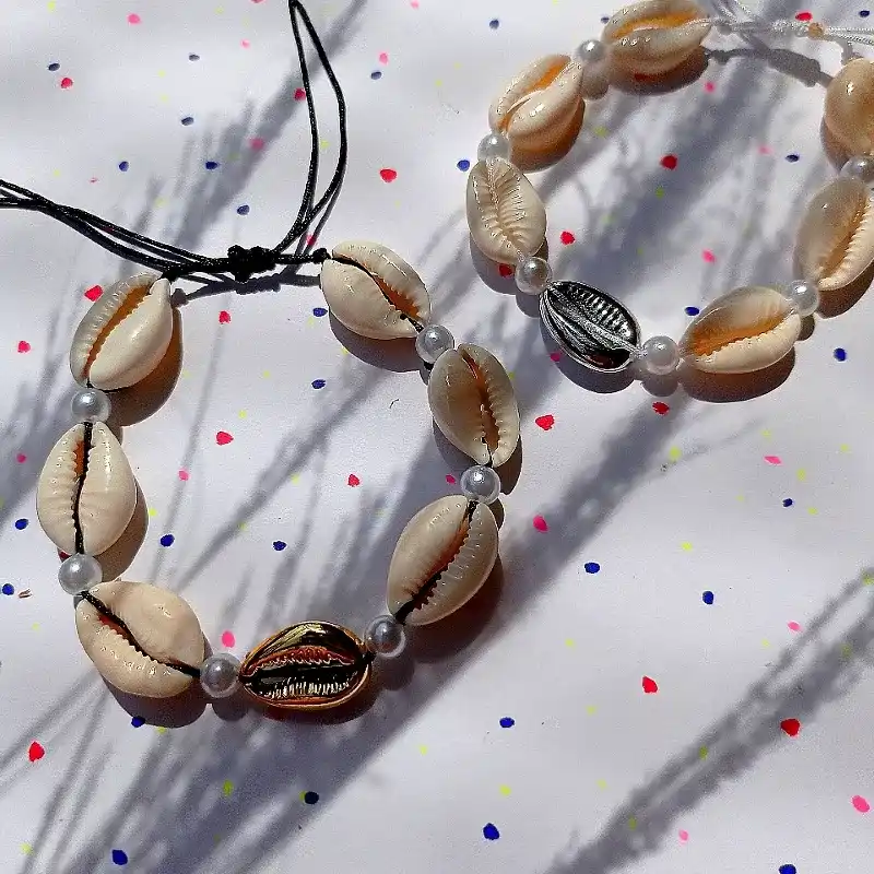 Pulsera de caracoles