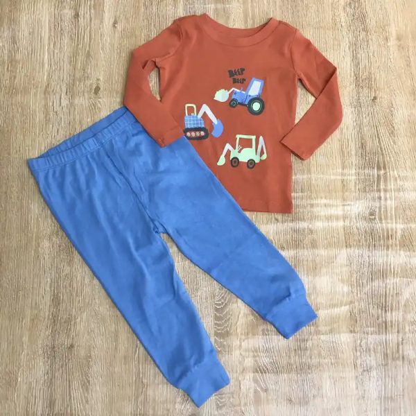 Pijama con grúas